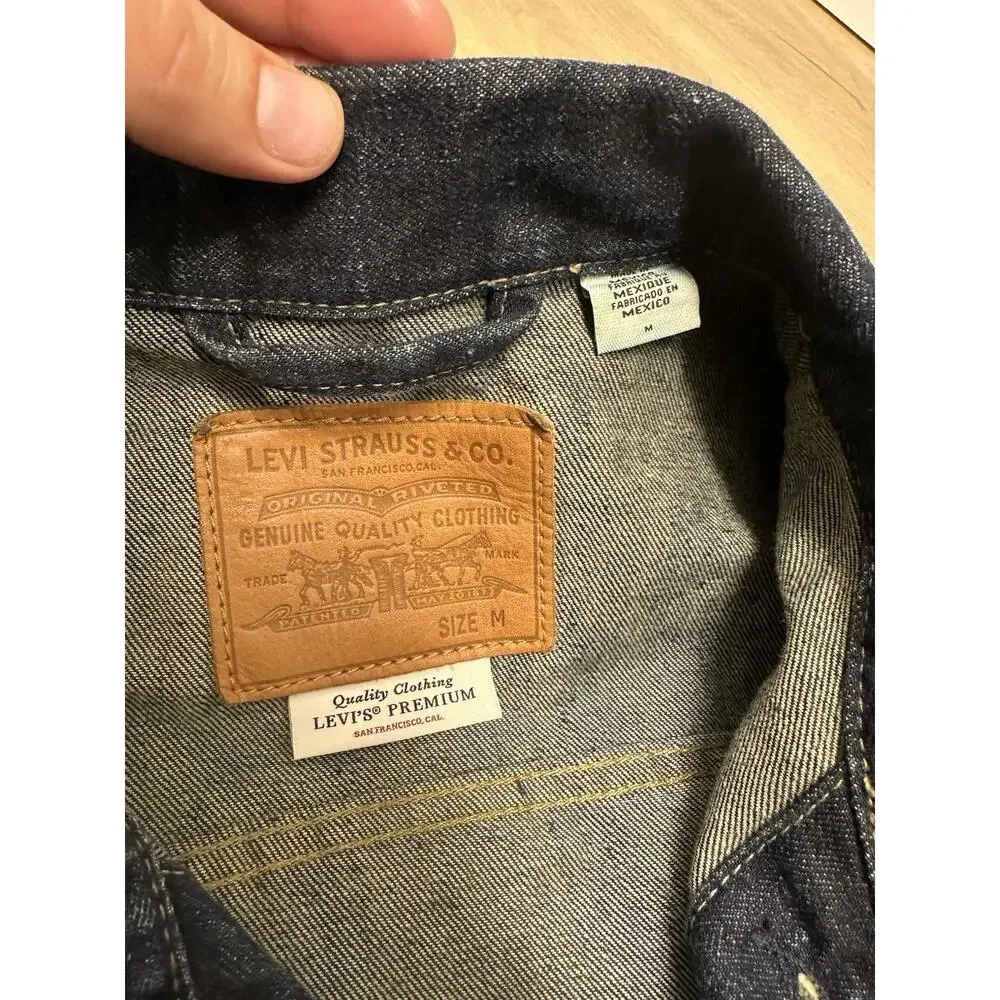 Levi's Denim Trucker Jacket Mens M Dark Wash Cotton Button Up Premium 40 Years
